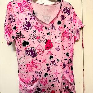 ❤️M size scrub top gently used super soft valentine day top❤️